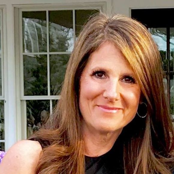 Meet your Posher, Cynthia - Picture 1 of 1